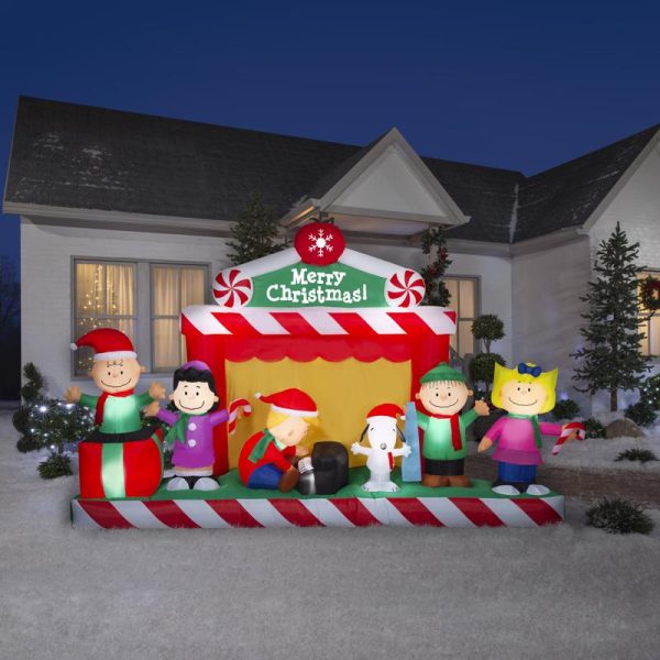 Gemmy Giant Christmas Inflatable Peanuts Gang Christmas Stage Scene 86 in. Inflatable Fashion